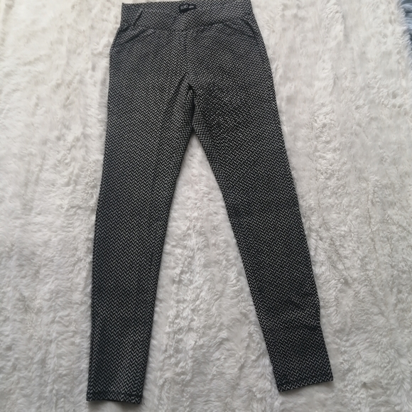 Suko Jeans Stretchy Chevron Print Pants NWOT - Picture 2 of 7